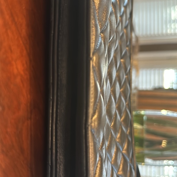 CHANEL vintage black XXL classic flap clutch bag with shoulder strap. - Picture 13 of 15